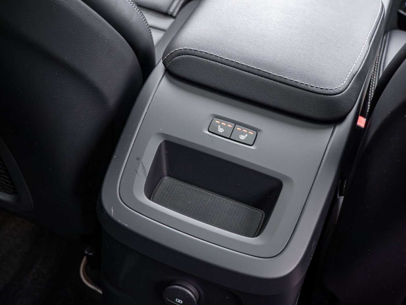 Volvo  T6 AWD R-Design Plug-In Hybrid AHK | B&W | LUFTFAHRWERK | ACC | PANORAMA