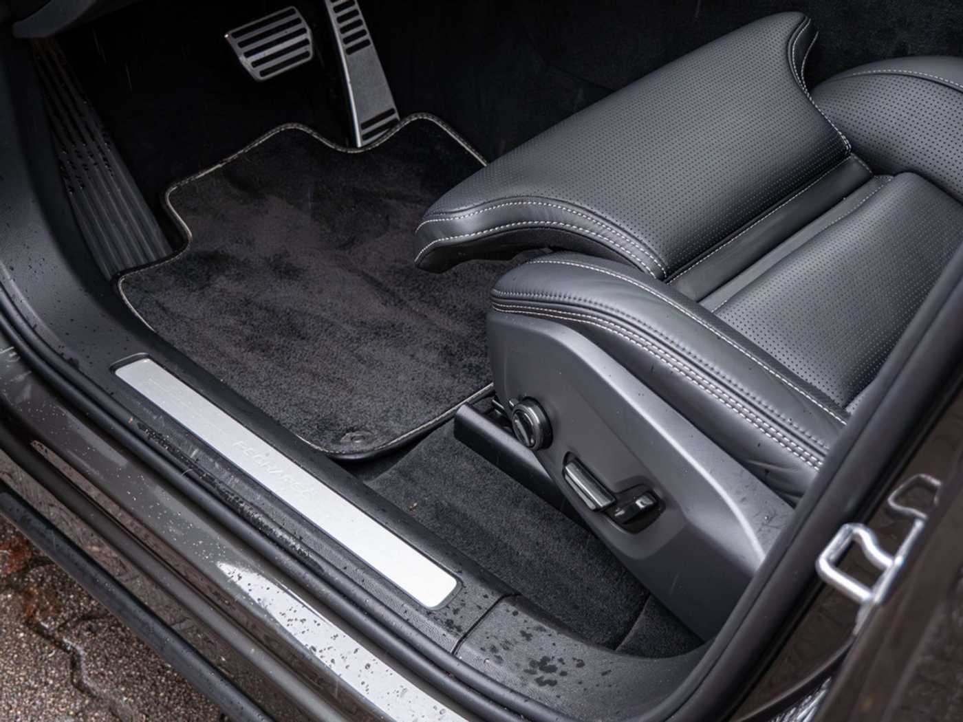 Volvo  T6 AWD R-Design Plug-In Hybrid AHK | B&W | LUFTFAHRWERK | ACC | PANORAMA