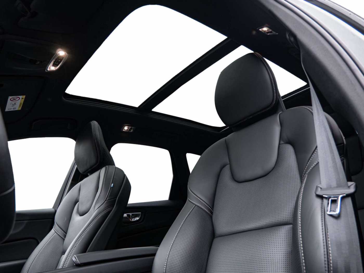 Volvo  T6 AWD R-Design Plug-In Hybrid AHK | B&W | LUFTFAHRWERK | ACC | PANORAMA