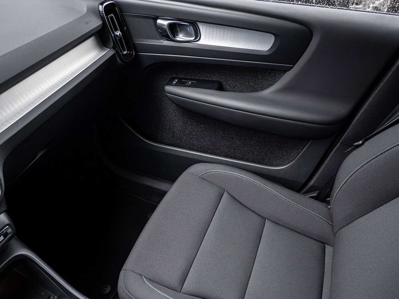 Volvo  T3 Geartronic Momentum Pro LICHT- & WINTER-PAKET | 20 ZOLL