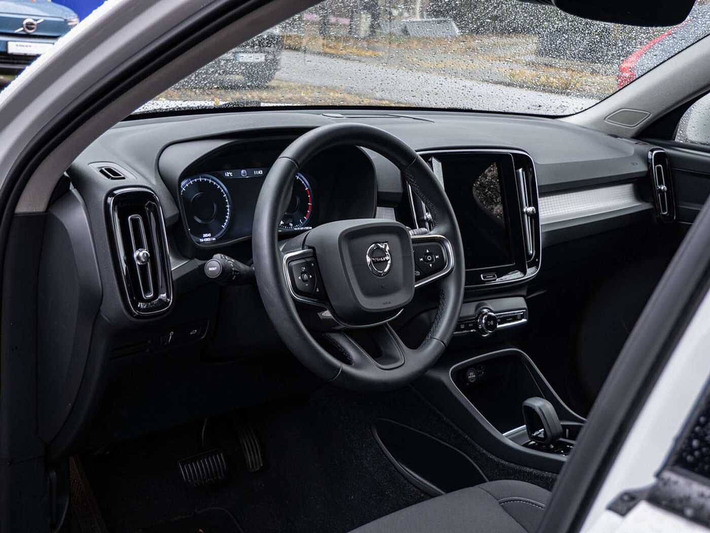 Volvo  T3 Geartronic Momentum Pro LICHT- & WINTER-PAKET | 20 ZOLL