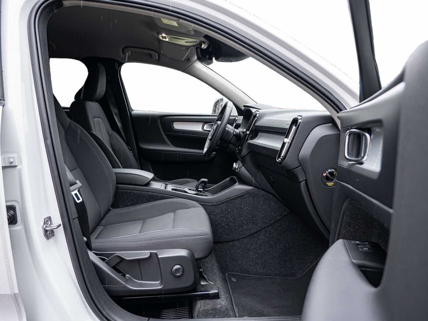 Volvo  T3 Geartronic Momentum Pro LICHT- & WINTER-PAKET | 20 ZOLL