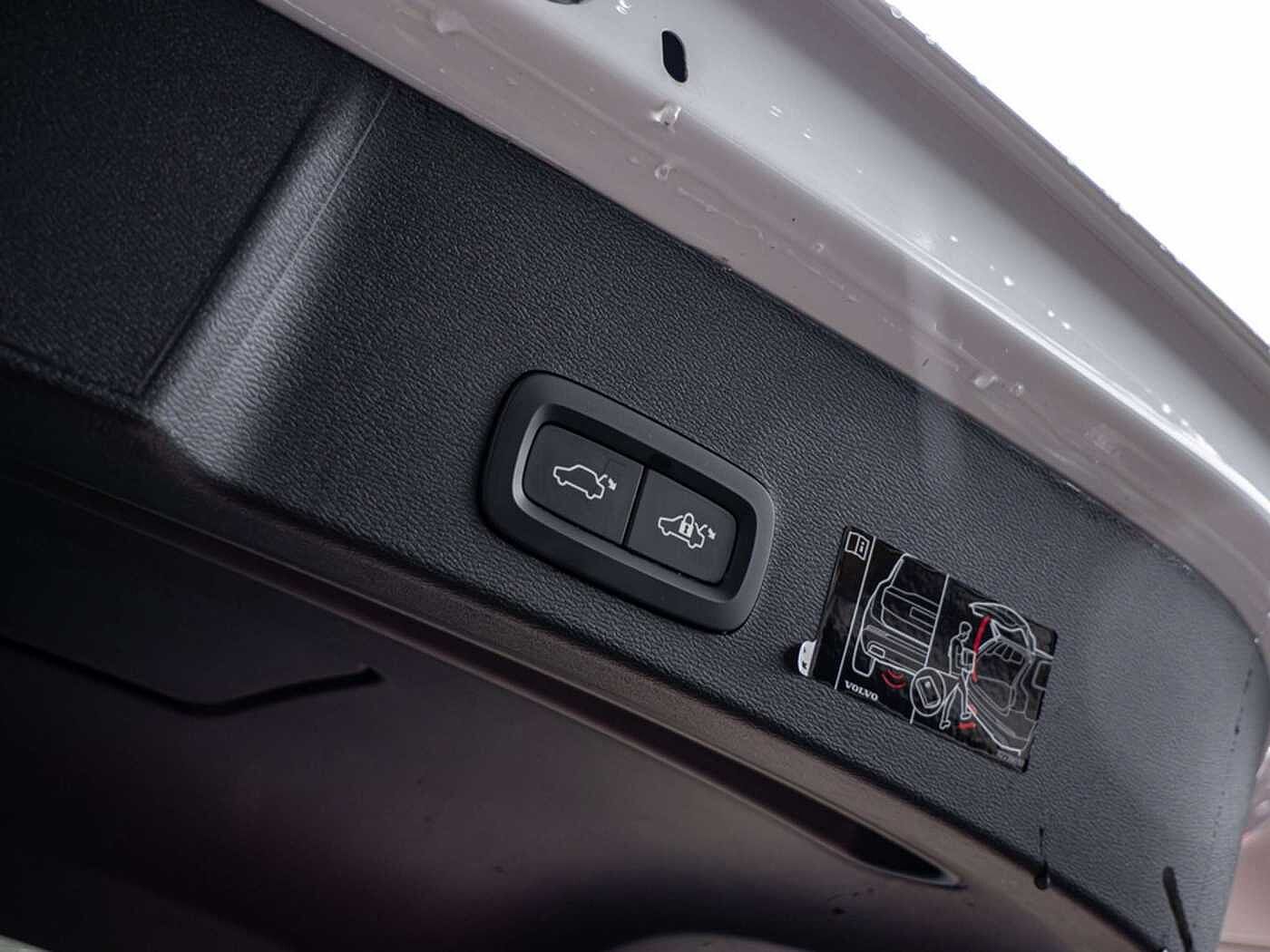 Volvo  T3 Geartronic Momentum Pro LICHT- & WINTER-PAKET | 20 ZOLL