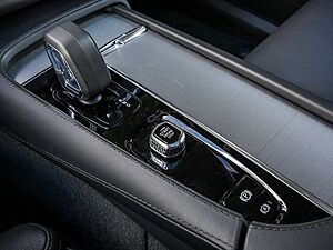 Volvo  T8 AWD Recharge Plug-In Hybrid Ultimate Bright