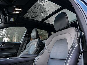 Volvo  T8 Recharge Plus Dark Plug-In Hybrid AWD