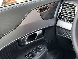 Volvo  T8 Plus Bright Recharge Plug-In Hybrid AWD