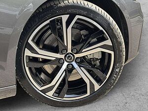 Volvo  B5 Ultimate Dark AWD