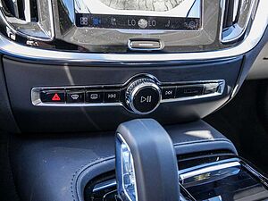 Volvo  T8 Ultimate Dark Recharge Plug-In Hybrid AWD