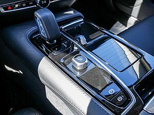 Volvo  T8 Ultimate Dark Recharge Plug-In Hybrid AWD