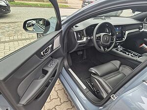 Volvo  T8 Ultimate Dark Recharge Plug-In Hybrid AWD
