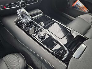 Volvo  T8 Ultimate Dark Recharge Plug-In Hybrid AWD