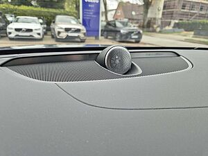 Volvo  T8 Ultimate Dark Recharge Plug-In Hybrid AWD