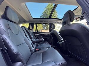 Volvo  B5 AWD Momentum Pro 7-SITZER | PANORAMA | 360° | A