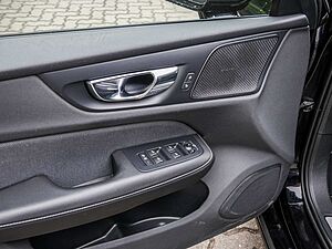 Volvo  D3 R-Design Geartronic *BLIS*NAVI*PDC*DAB*ACC*