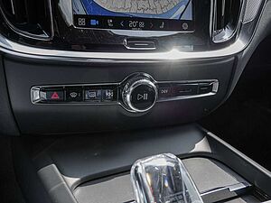 Volvo  B5 Ultimate Dark AWD B&W HUD STANDHZ LED