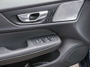 Volvo  T8 Ultimate Dark Recharge Plug-In Hybrid AWD