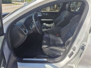 Volvo  T8 Ultimate Dark Recharge Plug-In Hybrid AWD