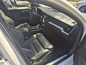 Volvo  T8 Ultimate Dark Recharge Plug-In Hybrid AWD