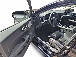 Volvo  T8 Ultimate Dark Recharge Plug-In Hybrid AWD