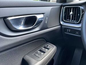 Volvo  T4 Geartronic Momentum Pro SHZ NAVI LED