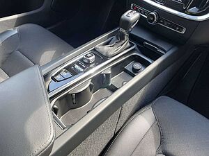Volvo  T4 Geartronic Momentum Pro SHZ NAVI LED