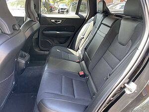 Volvo  T4 Geartronic Momentum Pro SHZ NAVI LED