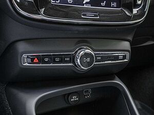Volvo  T4 Geartronic Momentum Pro W-LAN AHK LED