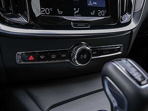 Volvo  T4 Geartronic Inscription W-LAN AHK LED