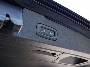 Volvo  T6 Core Recharge Plug-In Hybrid AWD