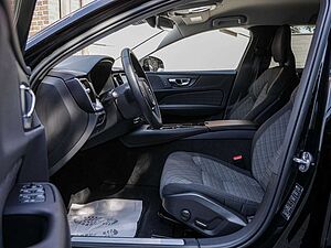 Volvo  T6 Core Recharge Plug-In Hybrid AWD