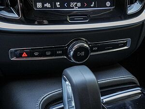 Volvo  T6 Core Recharge Plug-In Hybrid AWD