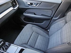 Volvo  T6 Core Recharge Plug-In Hybrid AWD