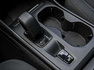 Volvo  T3 Momentum Pro Automatik *Kamera*PDC*Pilot-Assist