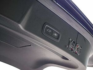 Volvo  T3 Momentum Pro Automatik *Kamera*PDC*Pilot-Assist