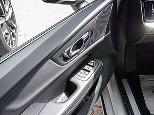 Volvo  T6 Recharge Plug-In Hybrid AWD R-Design