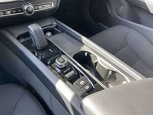 Volvo  B4 Geartronic Momentum Pro SHZ NAVI LED