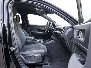 Volvo  T4 Core Recharge Plug-In Hybrid 2WD