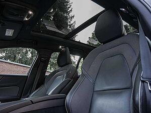 Volvo  T6 R-Design Recharge Plug-In Hybrid AWD