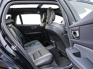 Volvo  T6 R-Design Recharge Plug-In Hybrid AWD