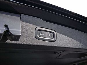 Volvo  T6 R-Design Recharge Plug-In Hybrid AWD