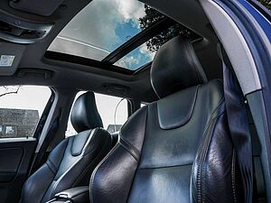 Volvo  D5 AWD Geartronic Summum SHZ FACEL. PANO