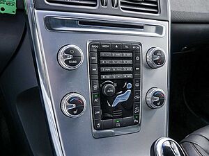 Volvo  D5 AWD Geartronic Summum SHZ FACEL. PANO