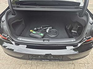 Volvo  T8 Ultimate Dark Recharge Plug-In Hybrid AWD