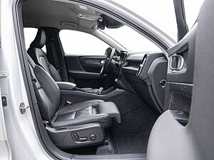 Volvo  T5 Recharge Plug-In Hybrid Plus Dark LED