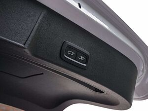 Volvo  T5 Recharge Plug-In Hybrid Plus Dark LED