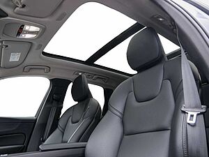 Volvo  T6 AWD Recharge Plug-In Hybrid R-Design