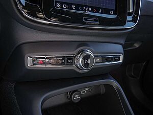 Volvo  Core Recharge Pure Electric AWD NAVI LED