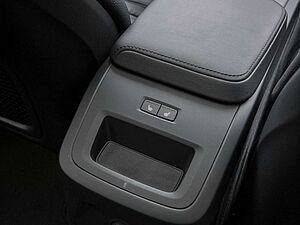 Volvo  T6 Plus Dark Recharge Plug-In Hybrid AWD