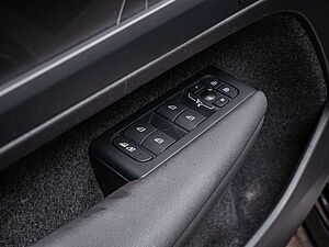 Volvo  Ultimate Recharge Pure Electric Single Motor