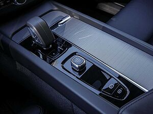 Volvo  T8 Plus Dark Recharge Plug-In Hybrid AWD